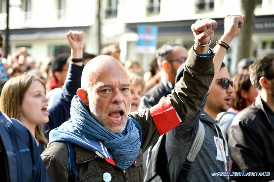 Violencia en mitin de Primero de Mayo en París deja 4 policías heridos