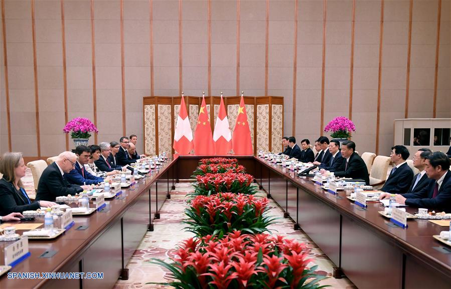 Presidente chino pide actualizar tratado de libre comercio con Suiza