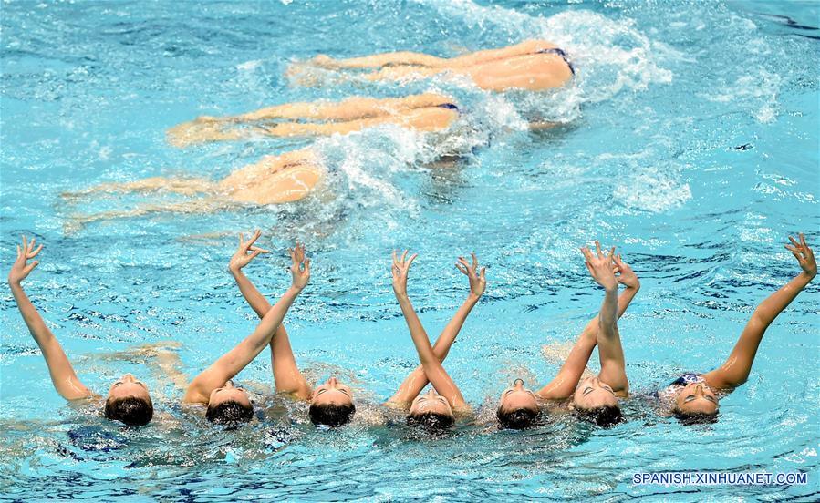 Competencia de natación sincronizada en China
