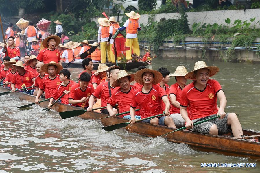 Actividad de botes de dragón, en Guangzhou