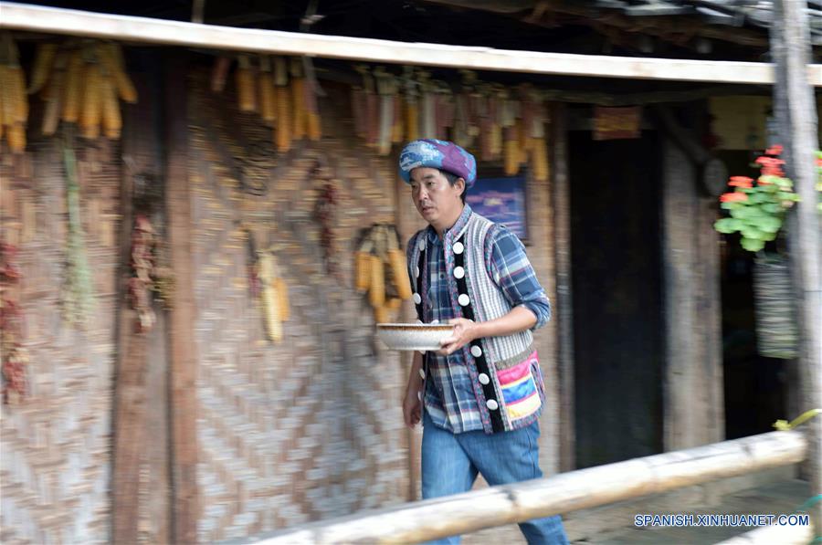 La vida de la pareja en su estancia familiar en el poblado de Laomudeng en el municipio étnico de Pihe Nu de Yunnan