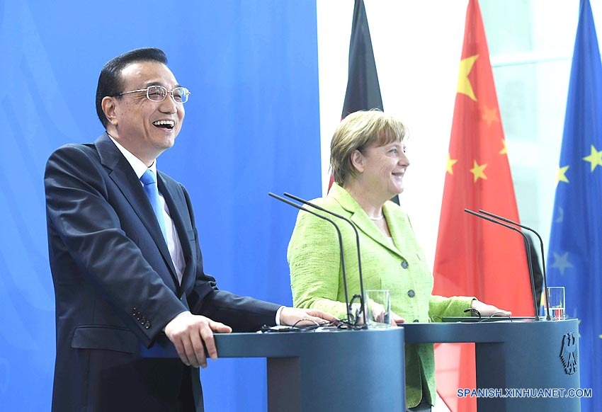 China y Alemania acuerdan acelerar conversaciones sobre acuerdo de inversión China-UE y enriquecer lazos bilaterales