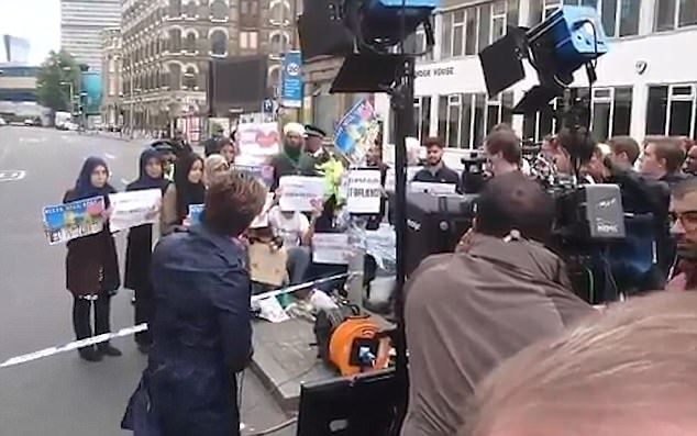 Es esto lo que Trump llama una noticia falsa: CNN acusada de “cocinar” protesta contra el terrorismo en Londres