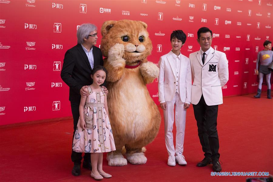 SHANGHAI, junio 18, 2017 (Xinhua) -- Miembros del elenco de la película "Meow" asisten al 20 Festival Internacional de Cine de Shanghai, en Shanghai, en el este de China, el 17 de junio de 2017. El Festival Internacional de Cine de Shanghai comenzó el sábado. (Xinhua/Du Xiaoyi)