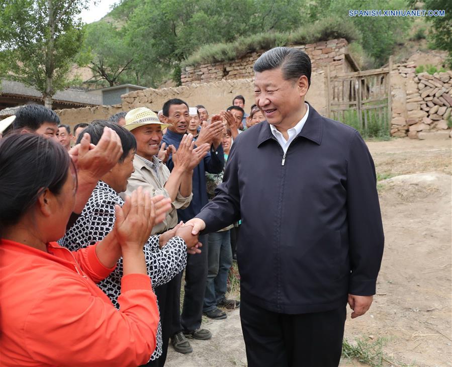 El presidente de China, Xi Jinping, dijo que debe hacerse más para acabar con la pobreza y mejorar los estándares de vida en áreas de bases revolucionarias.(Xinhua/Pang Xinglei)