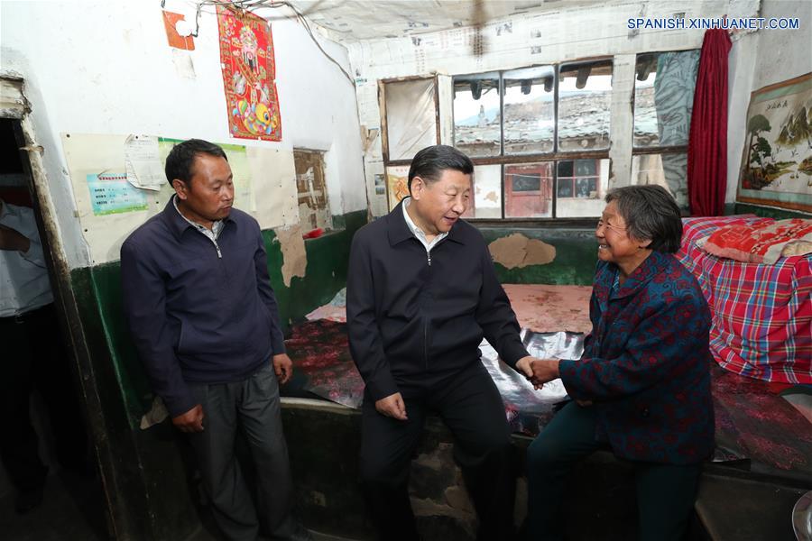 El presidente de China, Xi Jinping, dijo que debe hacerse más para acabar con la pobreza y mejorar los estándares de vida en áreas de bases revolucionarias.(Xinhua/Pang Xinglei)