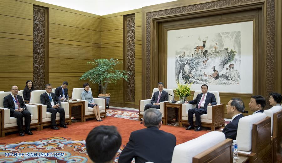 "Un país, dos sistemas" salvaguarda prosperidad y estabilidad de Hong Kong, afirma máximo legislador chino