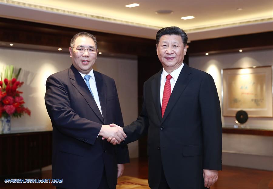Presidente chino se reúne con jefe ejecutivo de Macao en Hong Kong