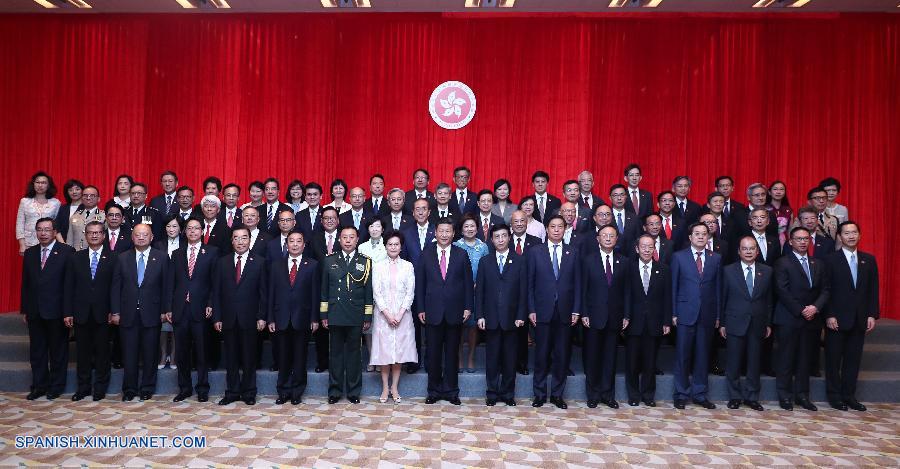 Presidente Xi muestra confianza en nueva jefa ejecutiva de Hong Kong