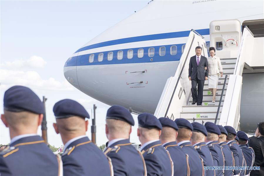 Presidente Xi llega a Berlín para realizar visita de Estado a Alemania