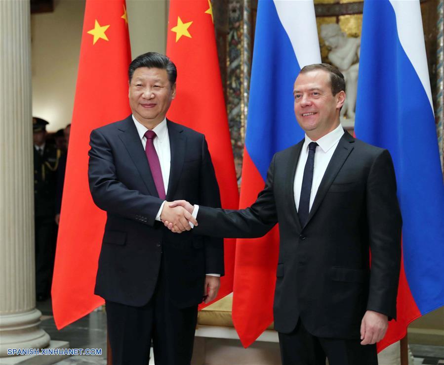 China y Rusia acuerdan construir juntas "Ruta de la Seda de Hielo"