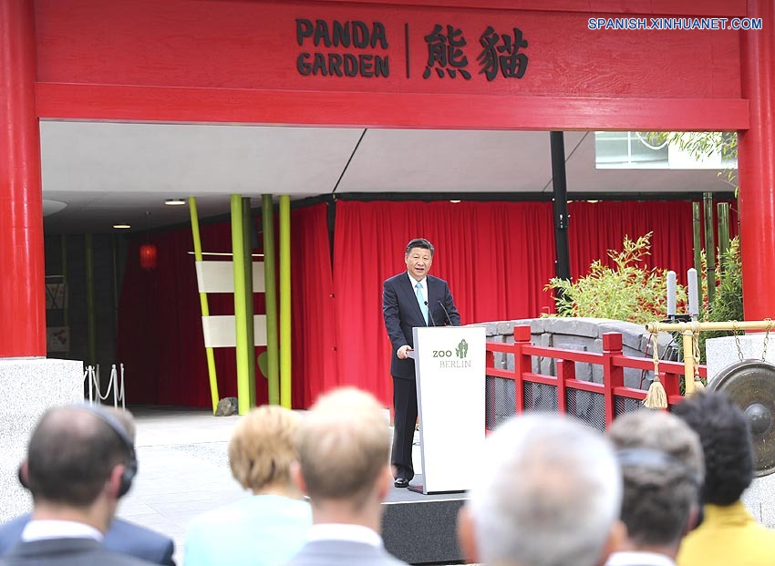 Xi y Merkel inauguran Jardín de los Pandas en Zoológico de Berlín