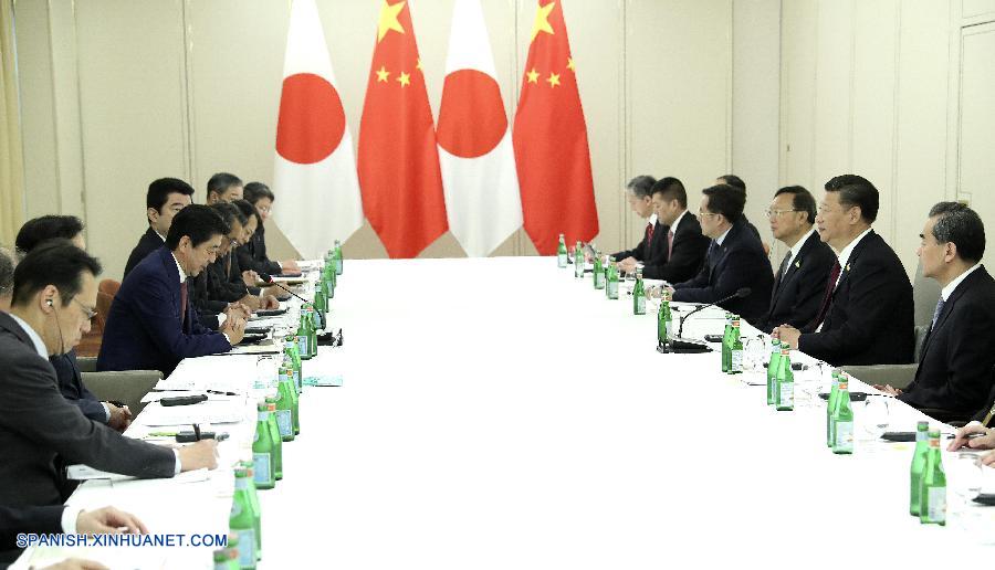 Xi se reúne con Abe e insta a Japón a cumplir su palabra y a eliminar las distracciones de los lazos con medidas concretas