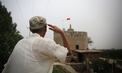 Campesino chino conserva una histórica fortaleza militar por más de 30 años