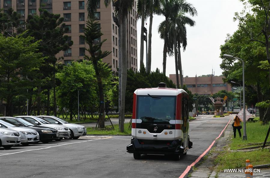 Primer autobús sin conductor comienza las pruebas en Taipei