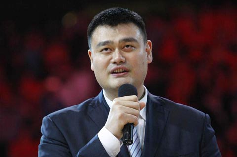 Astro de baloncesto chino Yao Ming refuta rumor sobre compra de equipo Houston Rockets