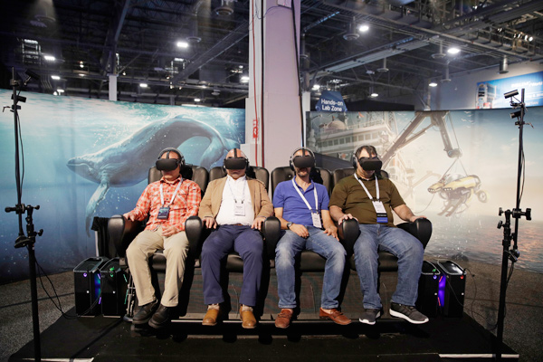 Los productos de realidad virtual brillan en la feria ChinaJoy
