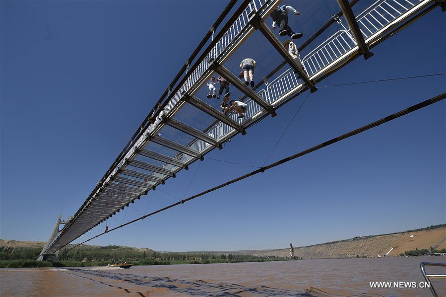 Zhongwei: el imponente puente de cristal del río Amarillo