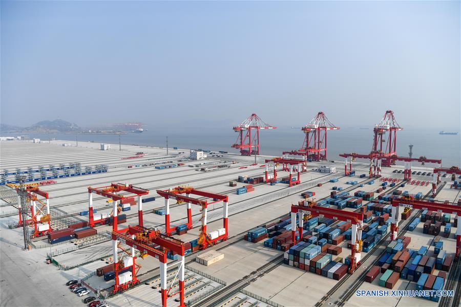 Exportaciones crecen un 11,2% e importaciones aumentan un 14,7% en julio en China