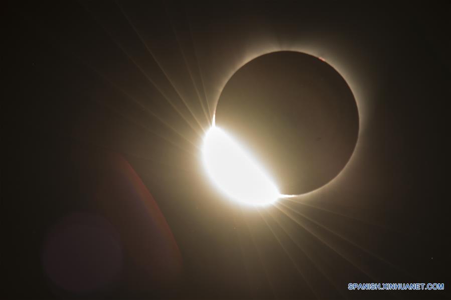 Eclipse solar total recorre EEUU de costa a costa