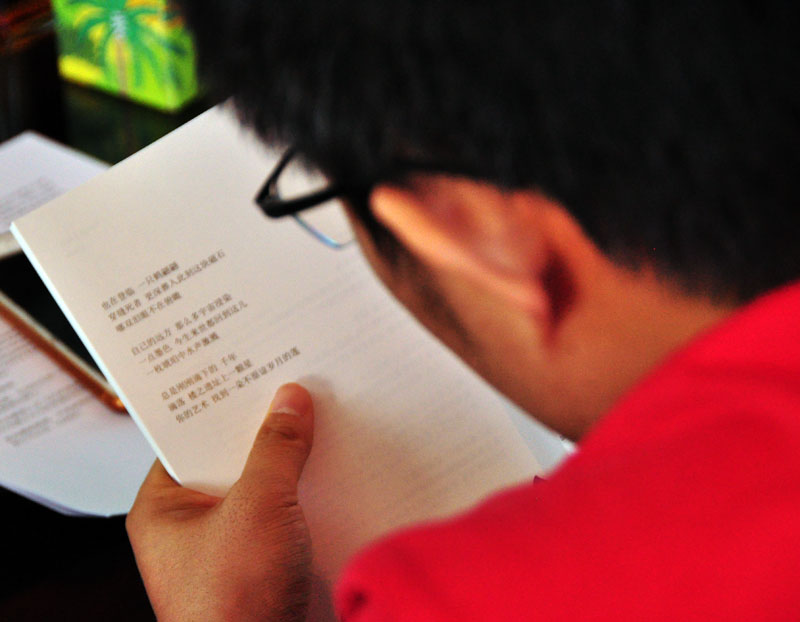 Presentan en China la antología poética "Legado de Generaciones"
