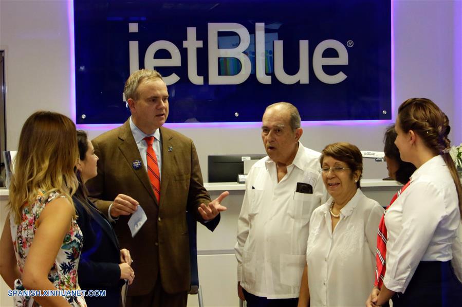Aerolínea estadounidense abre oficina en Cuba un año después de histórico vuelo