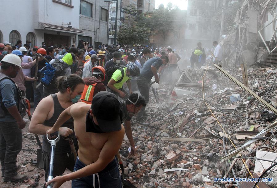 Suman 194 los muertos por terremoto en México