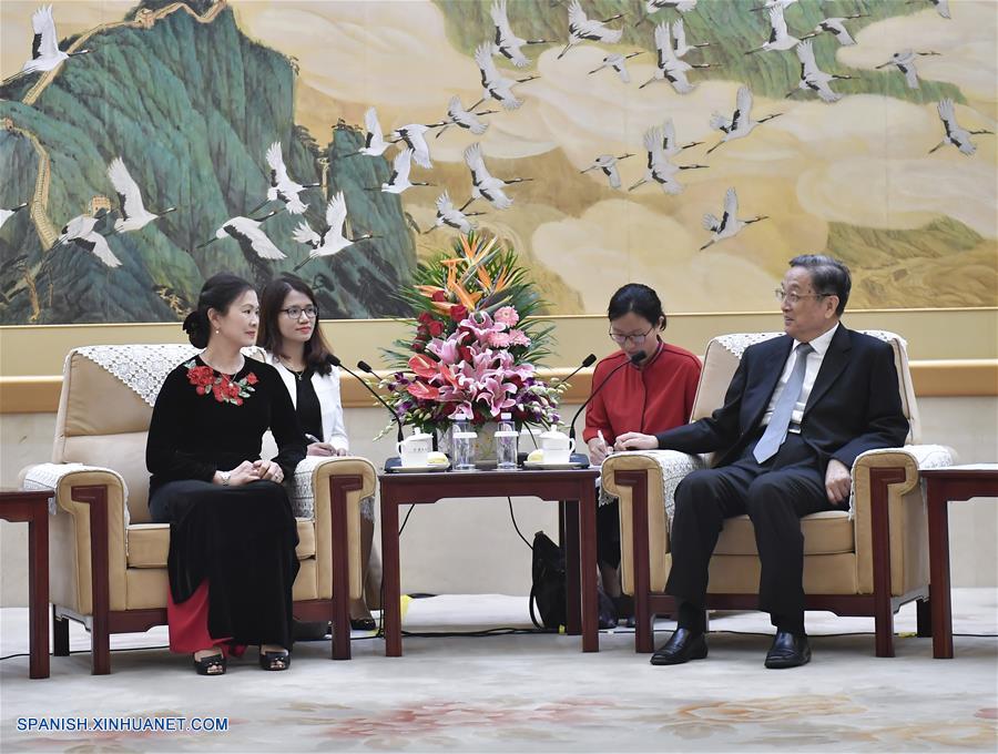 Máximo asesor político chino destaca intercambios con Frente de la Patria de Vietnam