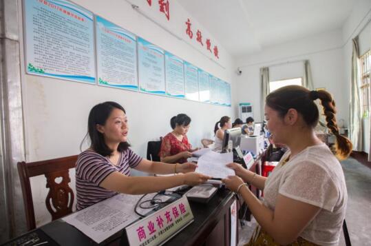 China teje la red de seguro sanitario más grande del mundo, con más de 1.300 millones de personas