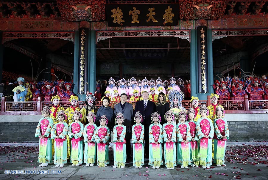 Xi y Trump asisten a representación de Ópera de Pekín en la Ciudad Prohibida