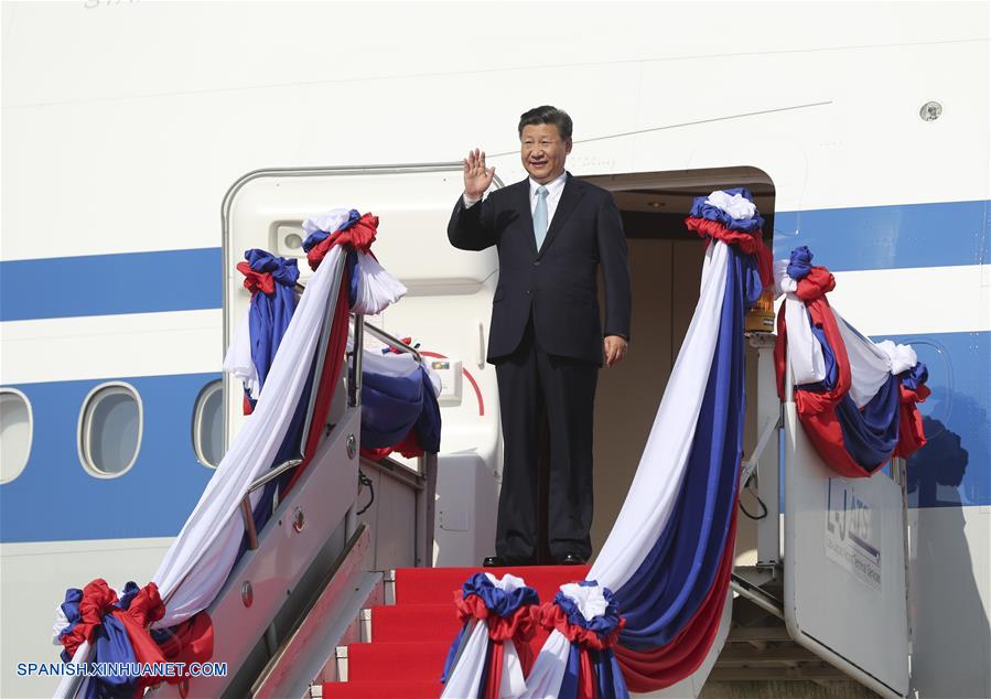 Presidente chino llega a Laos en visita de Estado