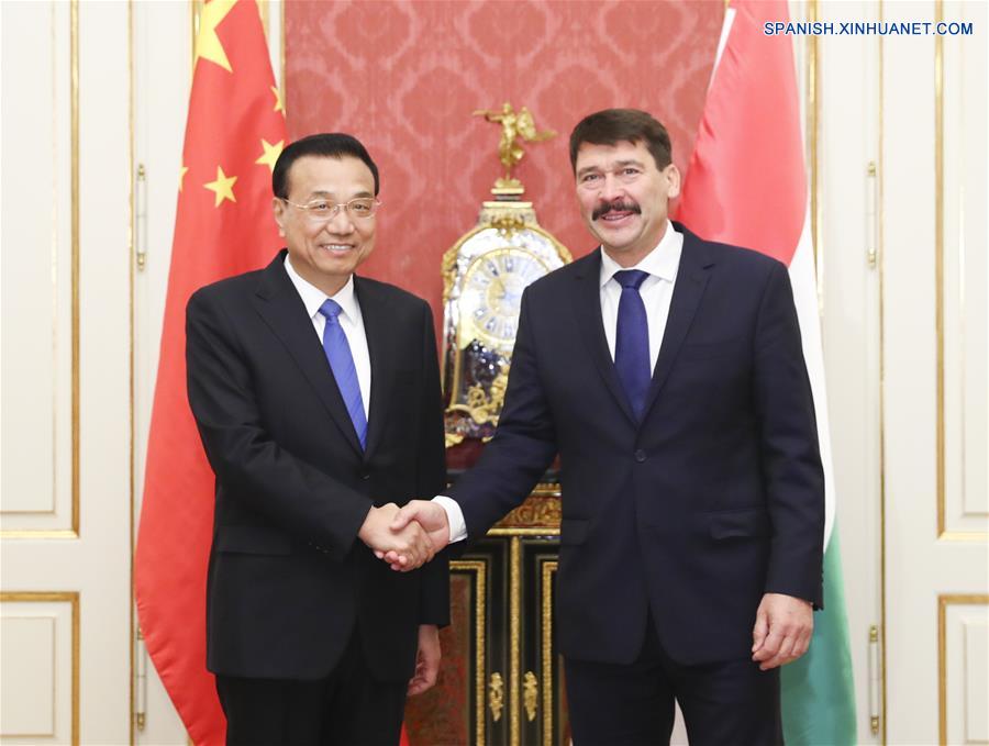 PM chino promete mejorar cooperación con Hungría