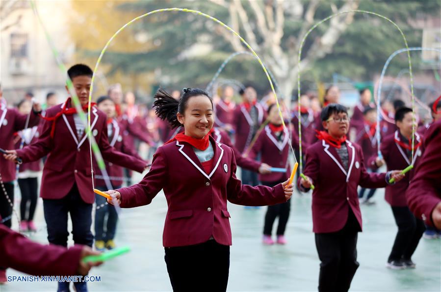 Salto de cuerda de fantasía gana popularidad entre estudiantes en Anhui