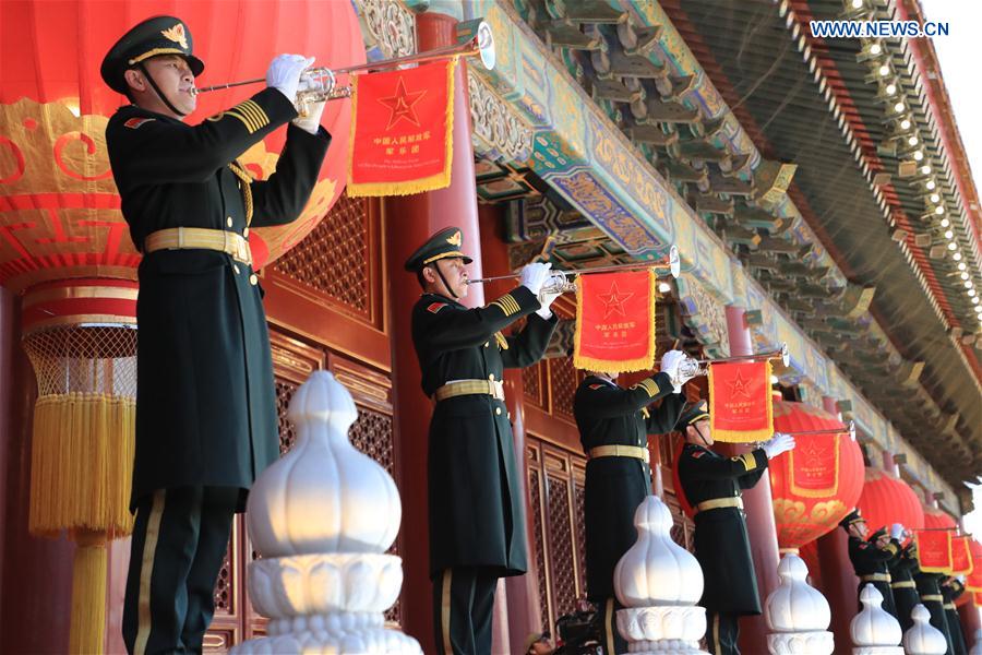 Ejército Popular de Liberación se hace cargo del izado de bandera en la Plaza Tian'anmen desde el día de Año Nuevo