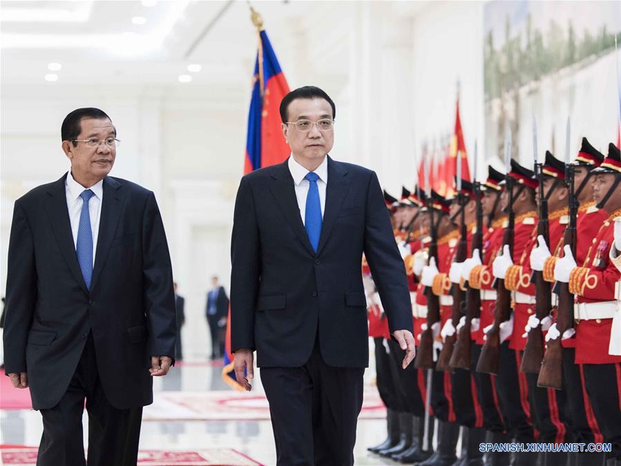 PM chino promete construir comunidad de futuro compartido con Camboya
