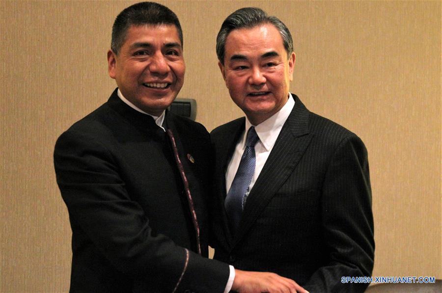 (Foro China-CELAC) China aprecia apoyo de Bolivia a iniciativa de Franja y Ruta, según canciller chino