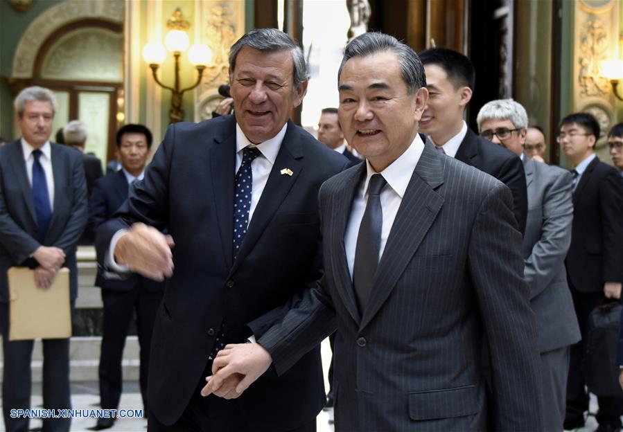 China y Uruguay fomentarán asociación estratégica, según canciller chino