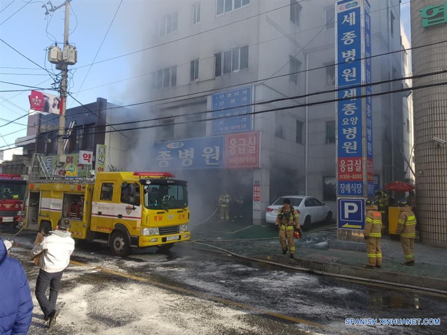 Ascienden a 33 muertos en incendio hospital en República de Corea
