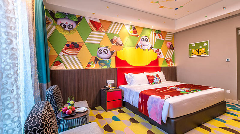 Interior de una habitación en el hotel de temática panda en Guangzhou, capital de la provincia de Guangdong. [Foto: Chimelong. com] 