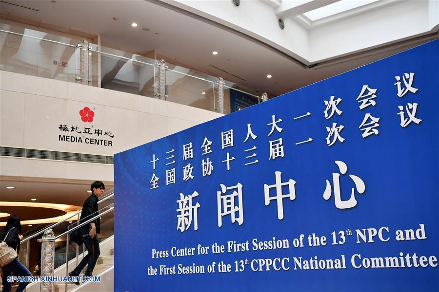Centro de prensa listo para importantes sesiones políticas de China
