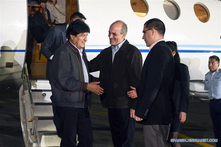Evo Morales llama a "no ser cómplices de una intervención a Venezuela"
