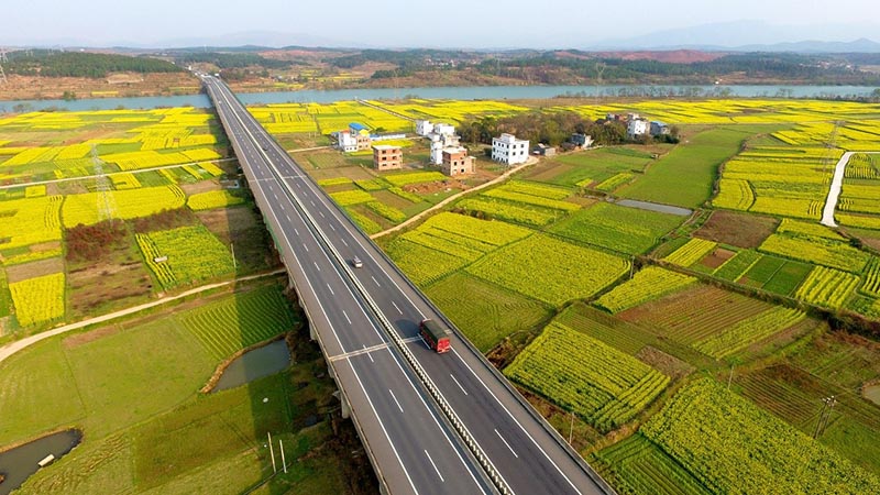 Puente Xiaoshui, parte de la autopista que une Xiamen y Chengdu, el 4 de marzo.（Fuente: He Hongfu/Renmin Photo）