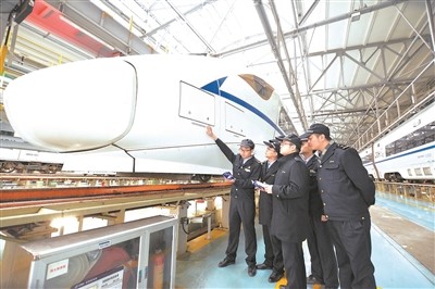 China investiga y construye innovadores trenes de alta velocidad y de conducción automática