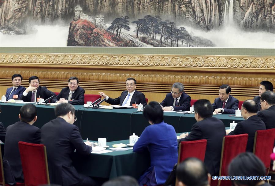 Líderes chinos participan en deliberaciones de panel en sesión de APN