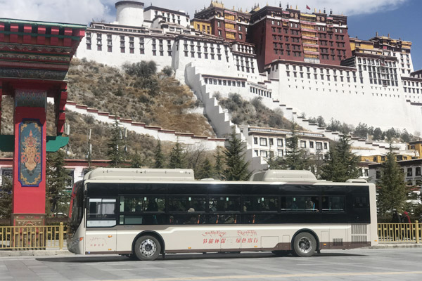 Lhasa incorpora 128 nuevos autobuses de energía limpia
