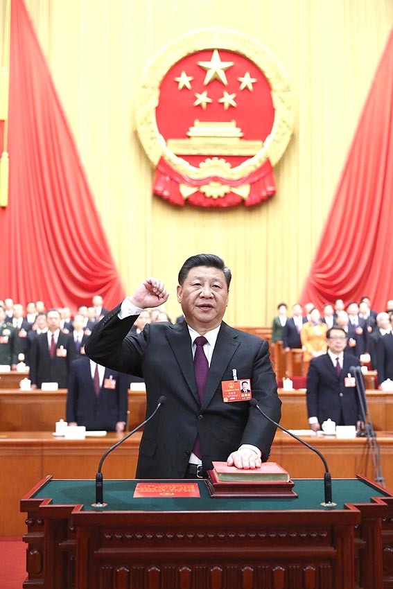 Recién elegido presidente de China jura lealtad a la Constitución