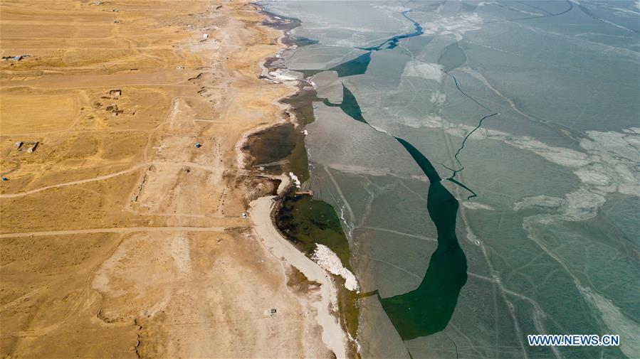 El lago más grande de China comienza a descongelarse
