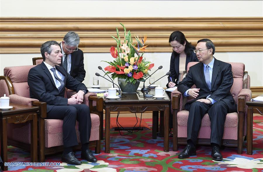 China y Suiza se comprometen a promover asociación estratégica innovadora