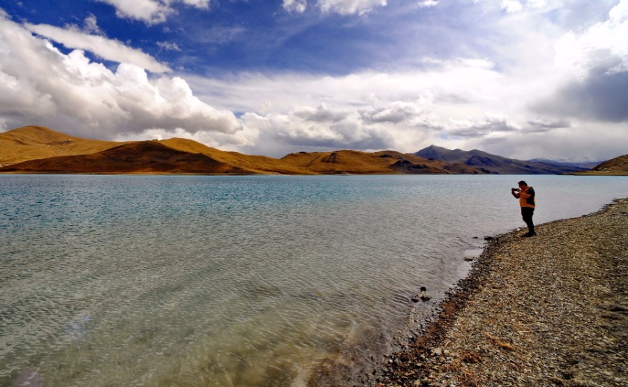 La primavera llega al lago Yamdrok