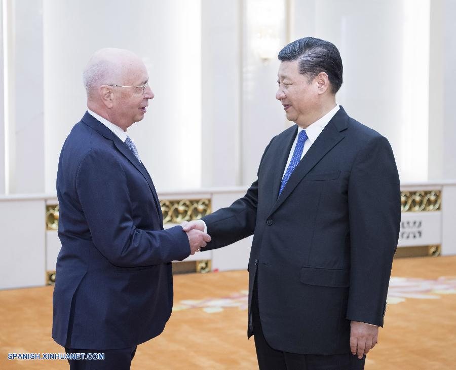 Presidente Xi se reúne con presidente ejecutivo del Foro Económico Mundial